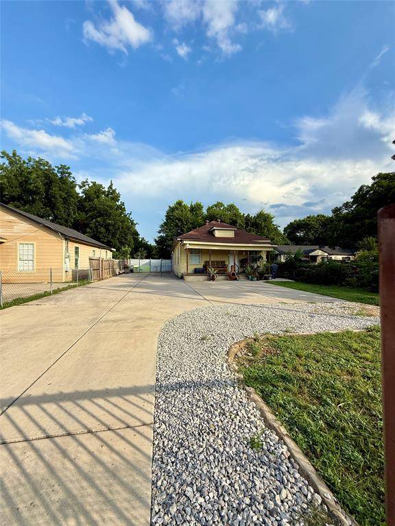 2424 Randolph, Dallas, TX 75241