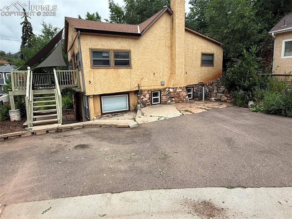 5 Narrows RD, Manitou Springs, CO 80829