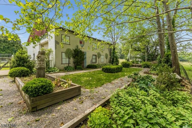 Raritan Twp., NJ 08822,171 Old Croton Rd