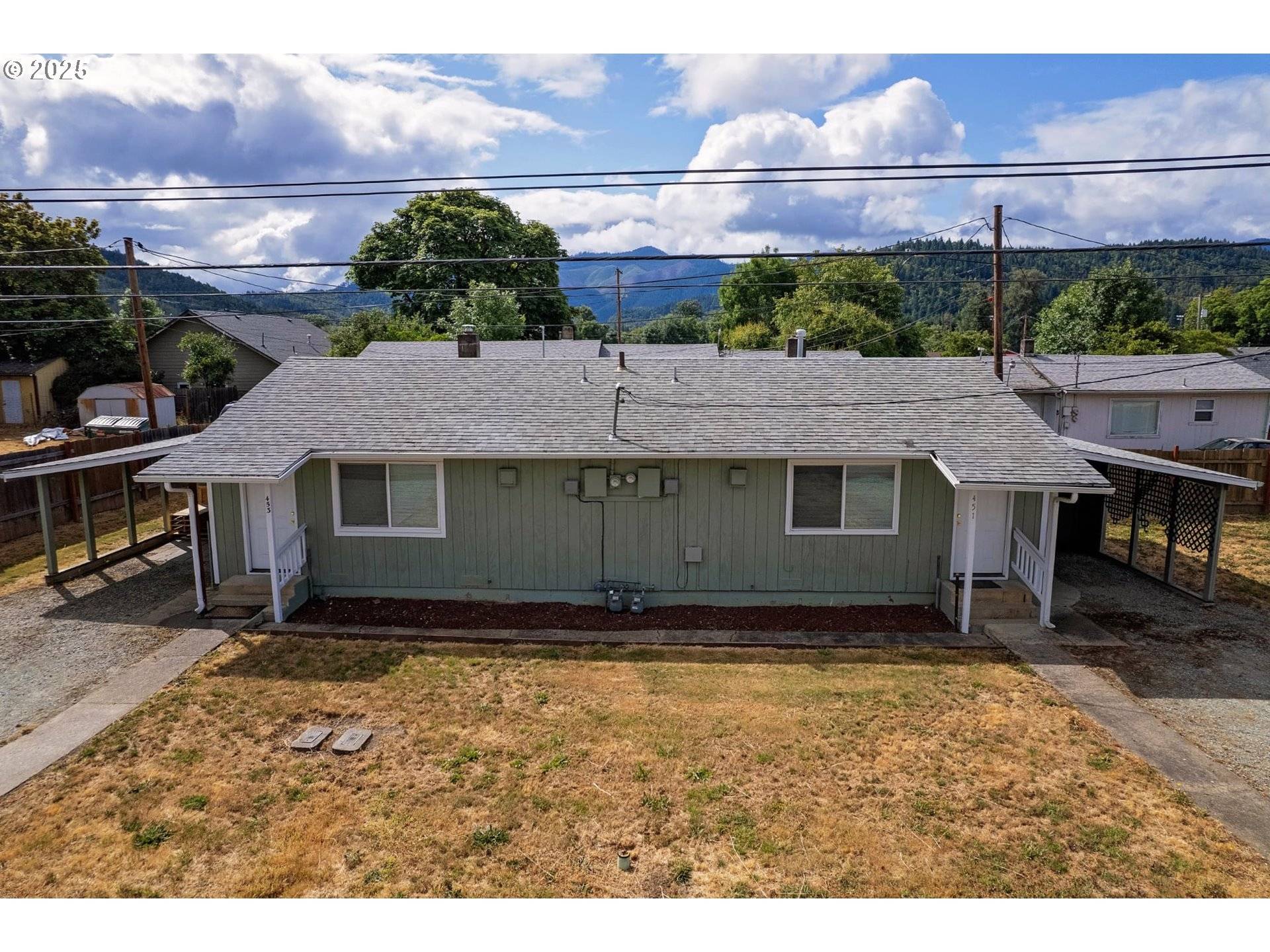 Riddle, OR 97469,451 E 3RD AVE