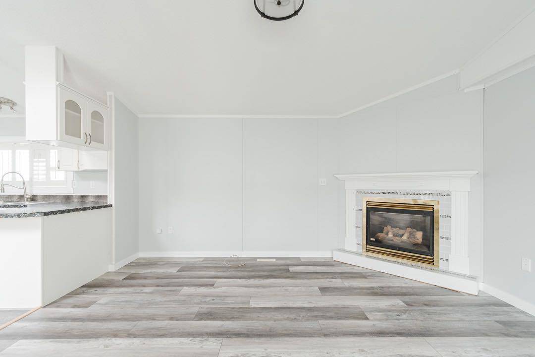 Fort Mcmurray, AB T9K 2J2,172 Cokerill CRES