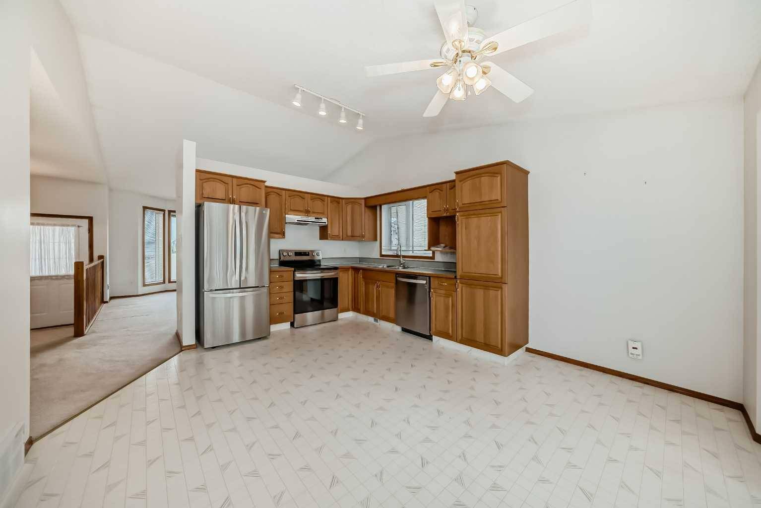 Eckville, AB T0M 0X0,5603 52 Street Close