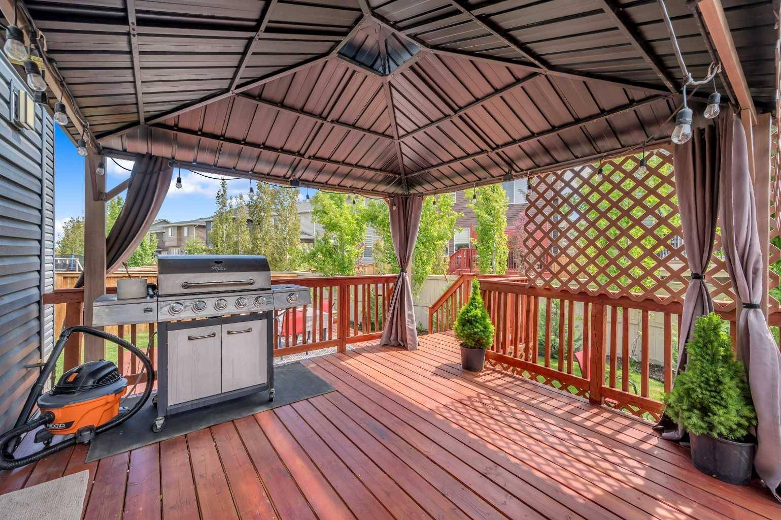 Airdrie, AB T4B 4H3,325 Bayview WAY SW