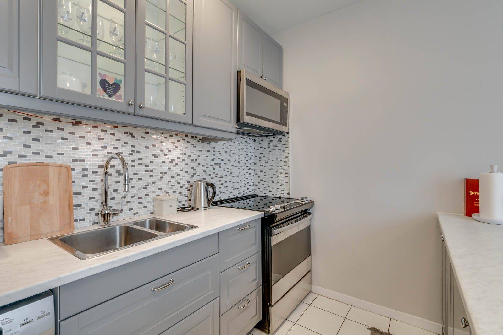 Toronto C02, ON M5S 1Y3,520 Bloor ST W #2 Floor