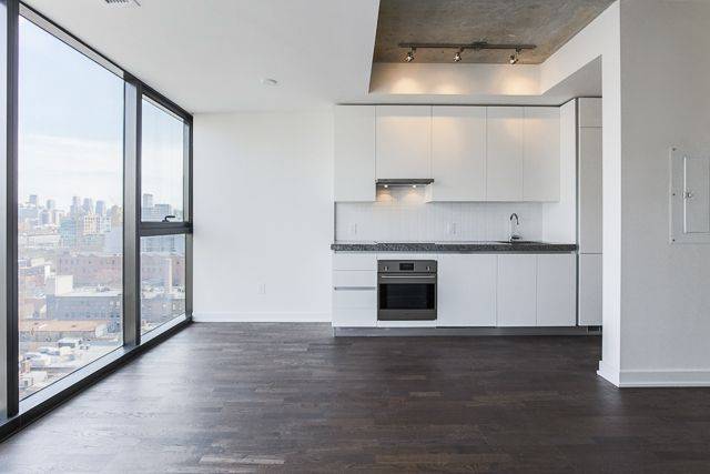 Toronto C01, ON M5V 1M5,629 King ST #1214
