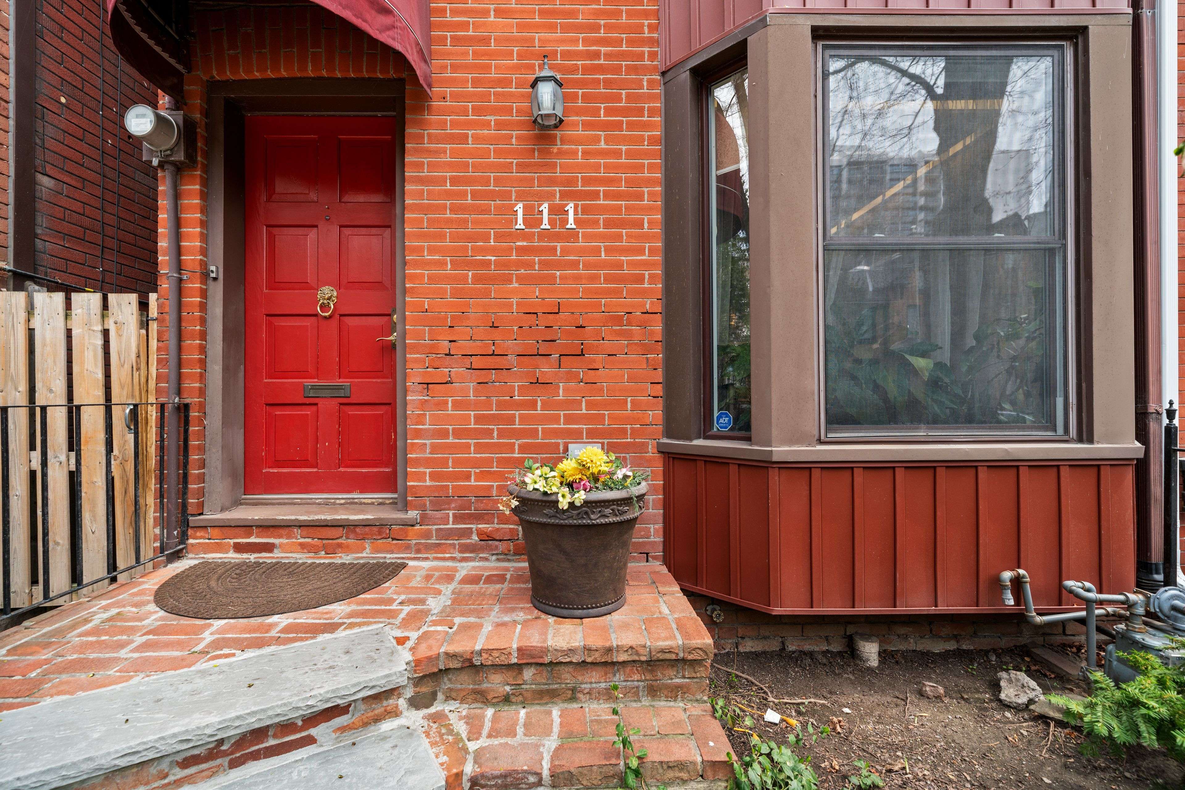 Toronto C08, ON M5A 2T2,111 Seaton ST