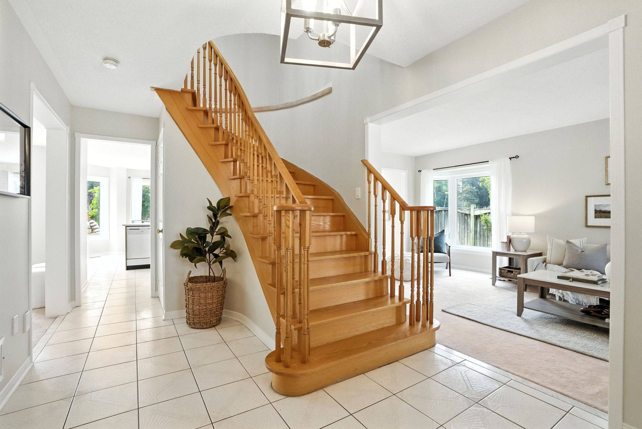 Pickering, ON L1V 6T7,1544 Napanee RD