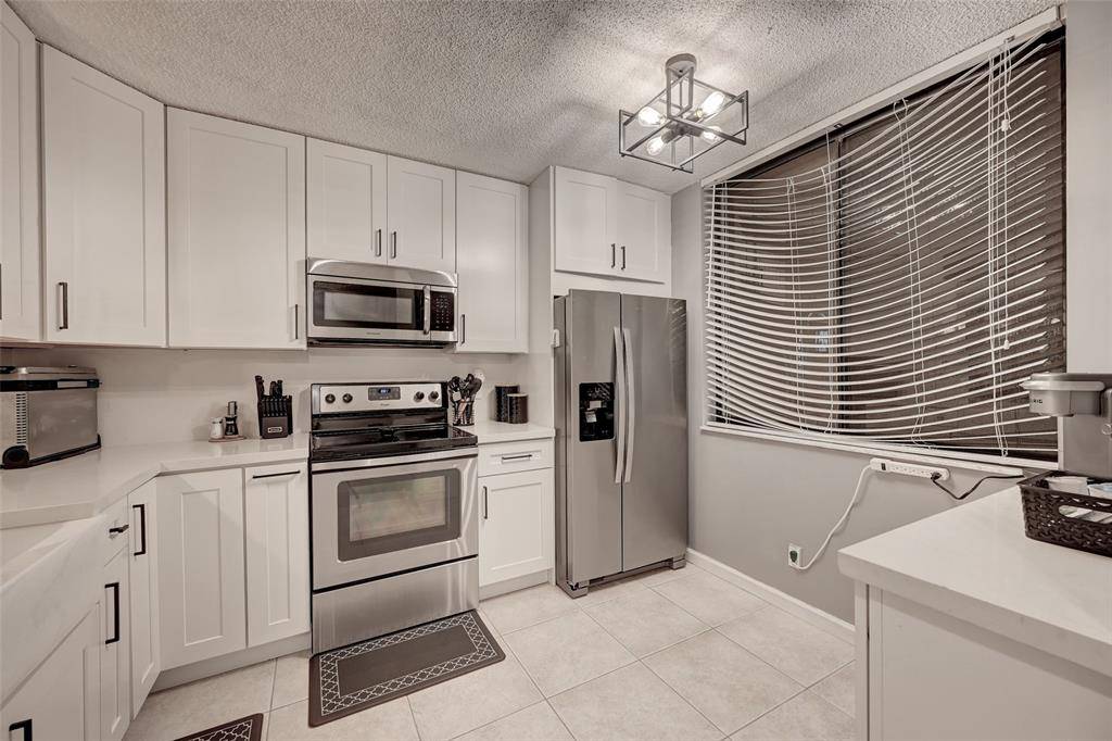 Plantation, FL 33322,8592 W Sunrise Blvd #206