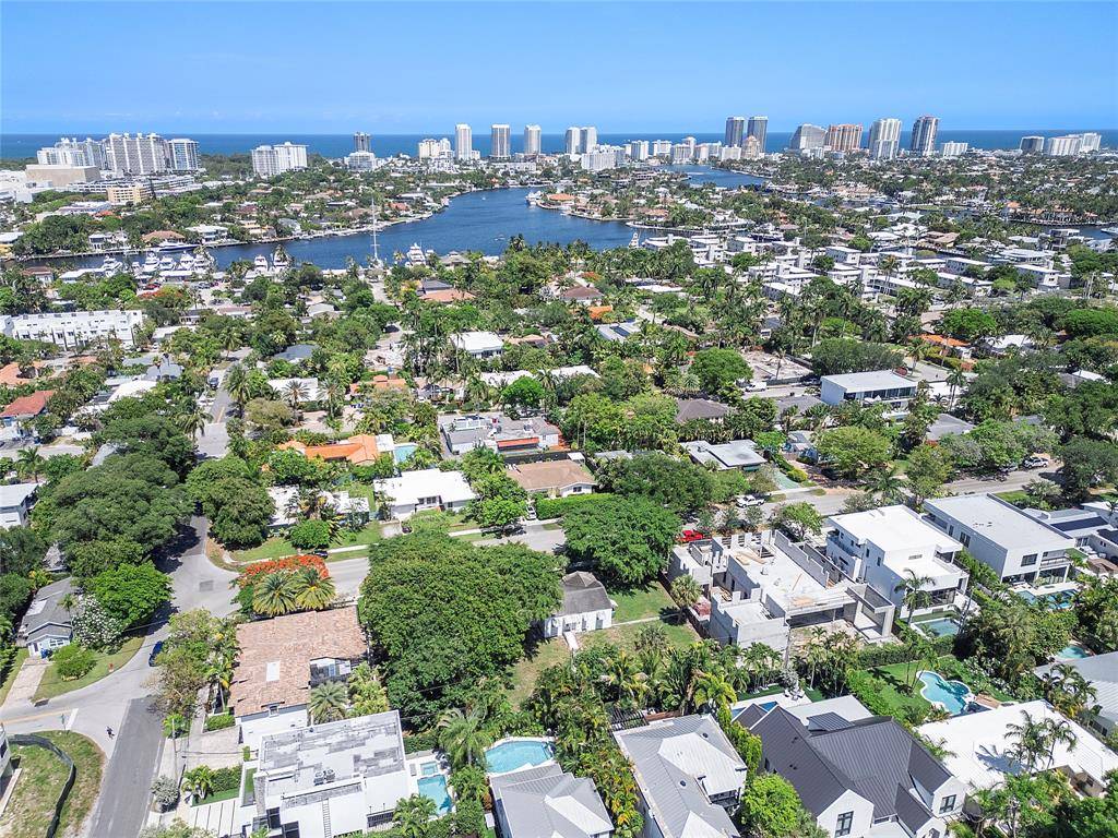 Fort Lauderdale, FL 33304,743 N Victoria Park Rd