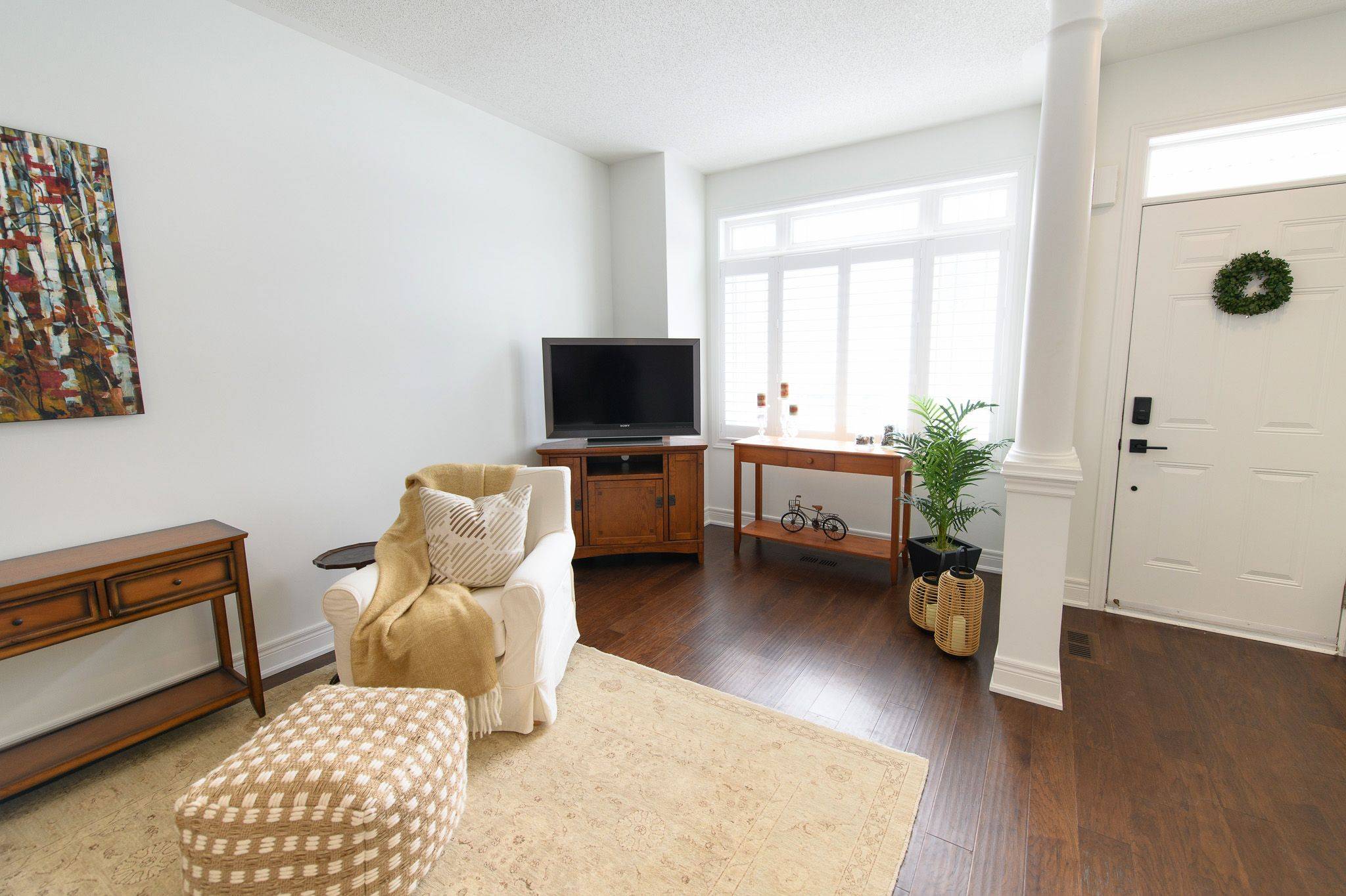 Collingwood, ON L9Y 0J3,25 North Maple ST