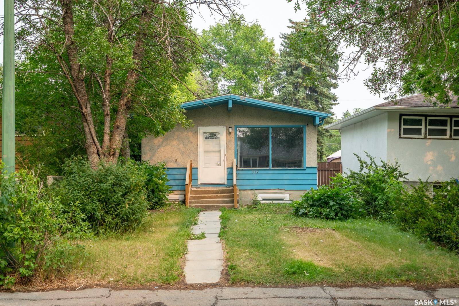 717 Montague STREET, Regina, SK S4T 3H1