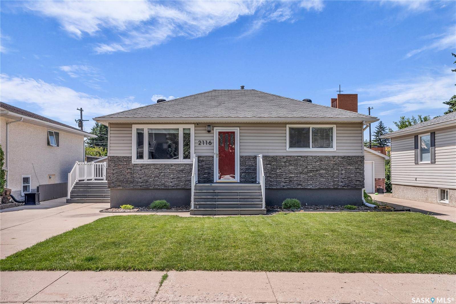 2116 York AVENUE, Saskatoon, SK S7J 1H8