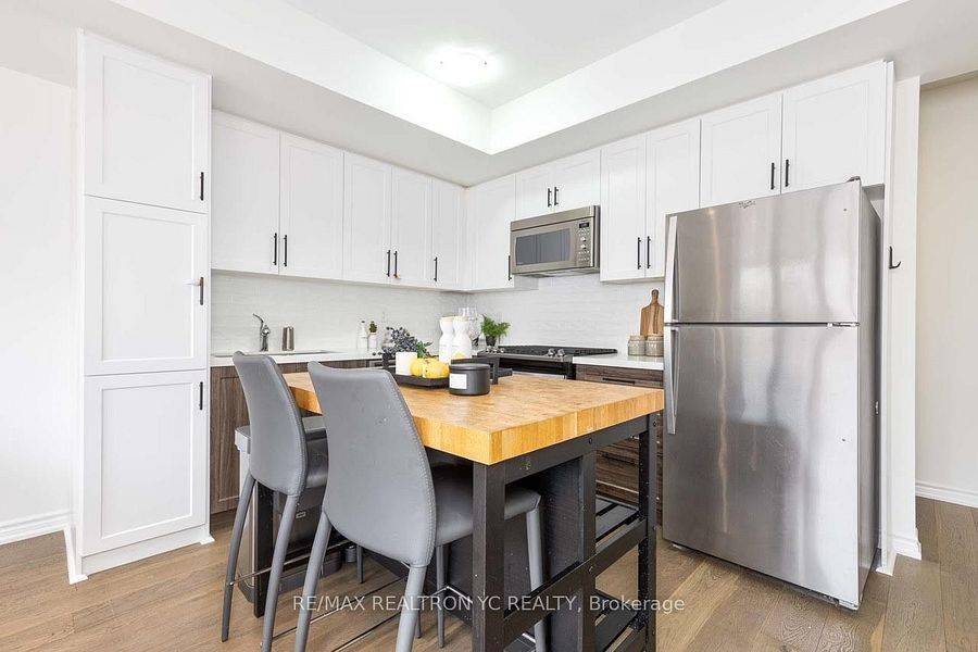 Toronto W06, ON M8W 0A9,125 Long Branch AVE #11