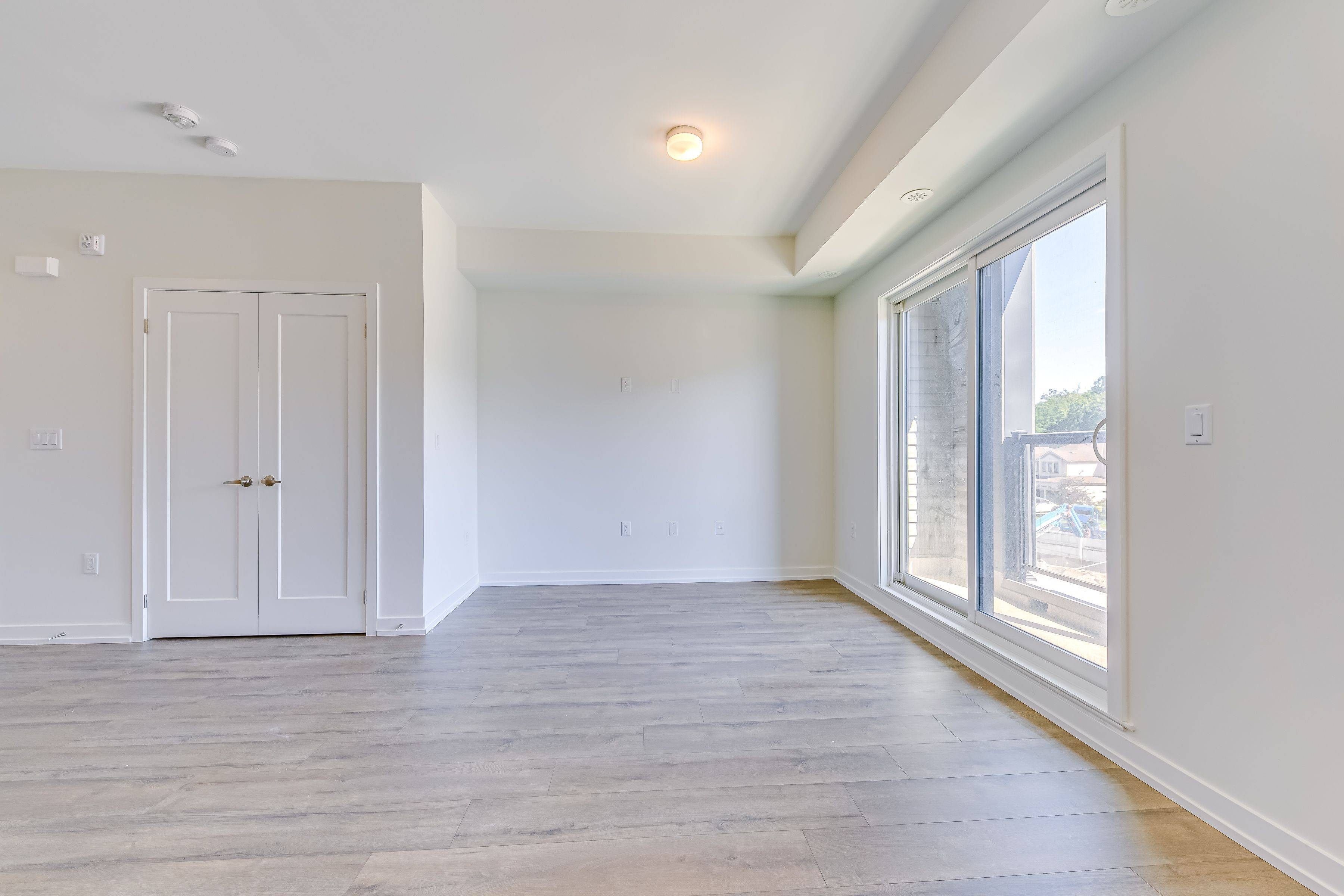 Mississauga, ON L5L 0C1,3566 Colonial DR #22