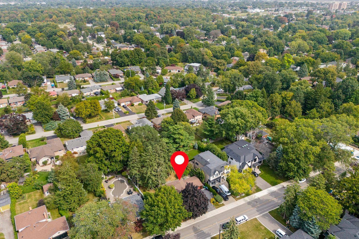 Mississauga, ON L5G 4B6,1607 Kenmuir AVE