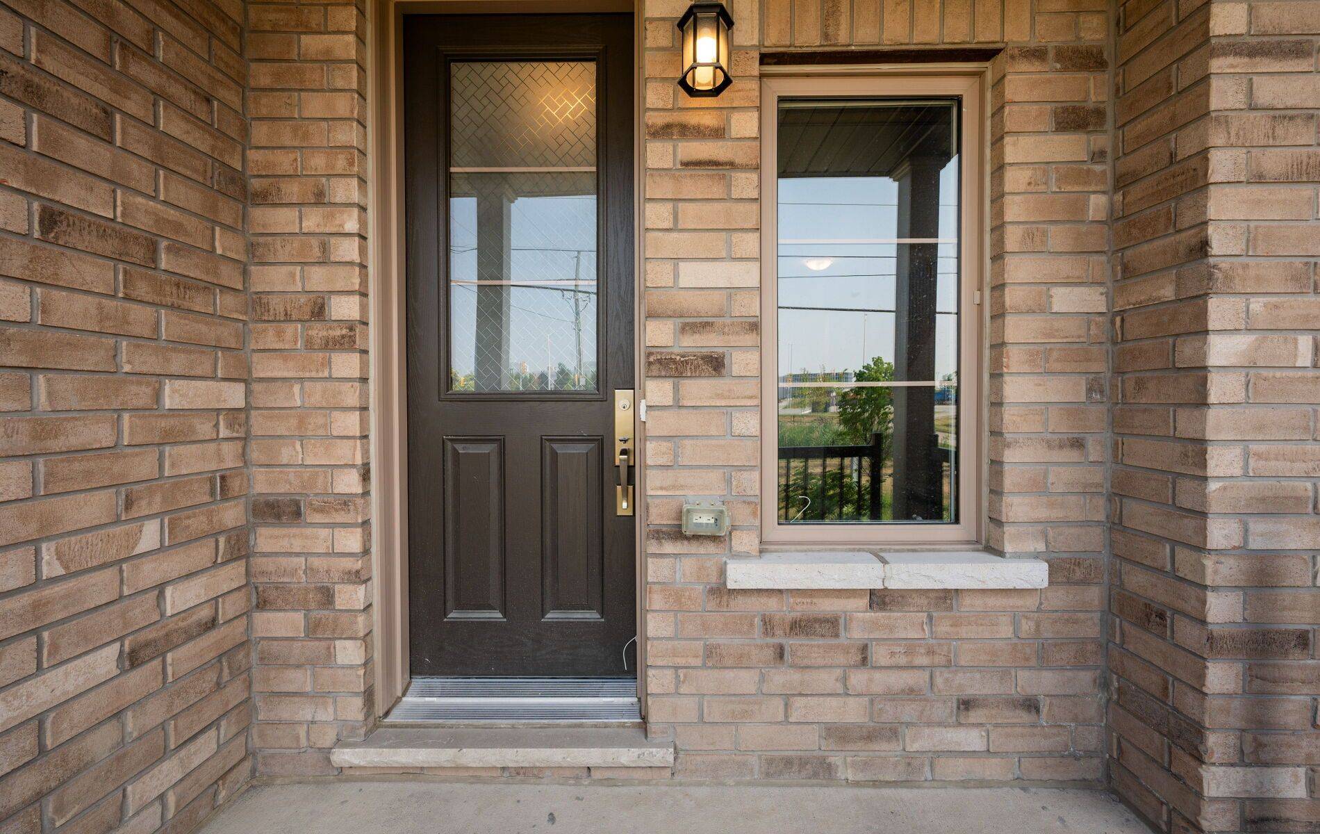 Brampton, ON L6P 4N8,20 Vestry WAY