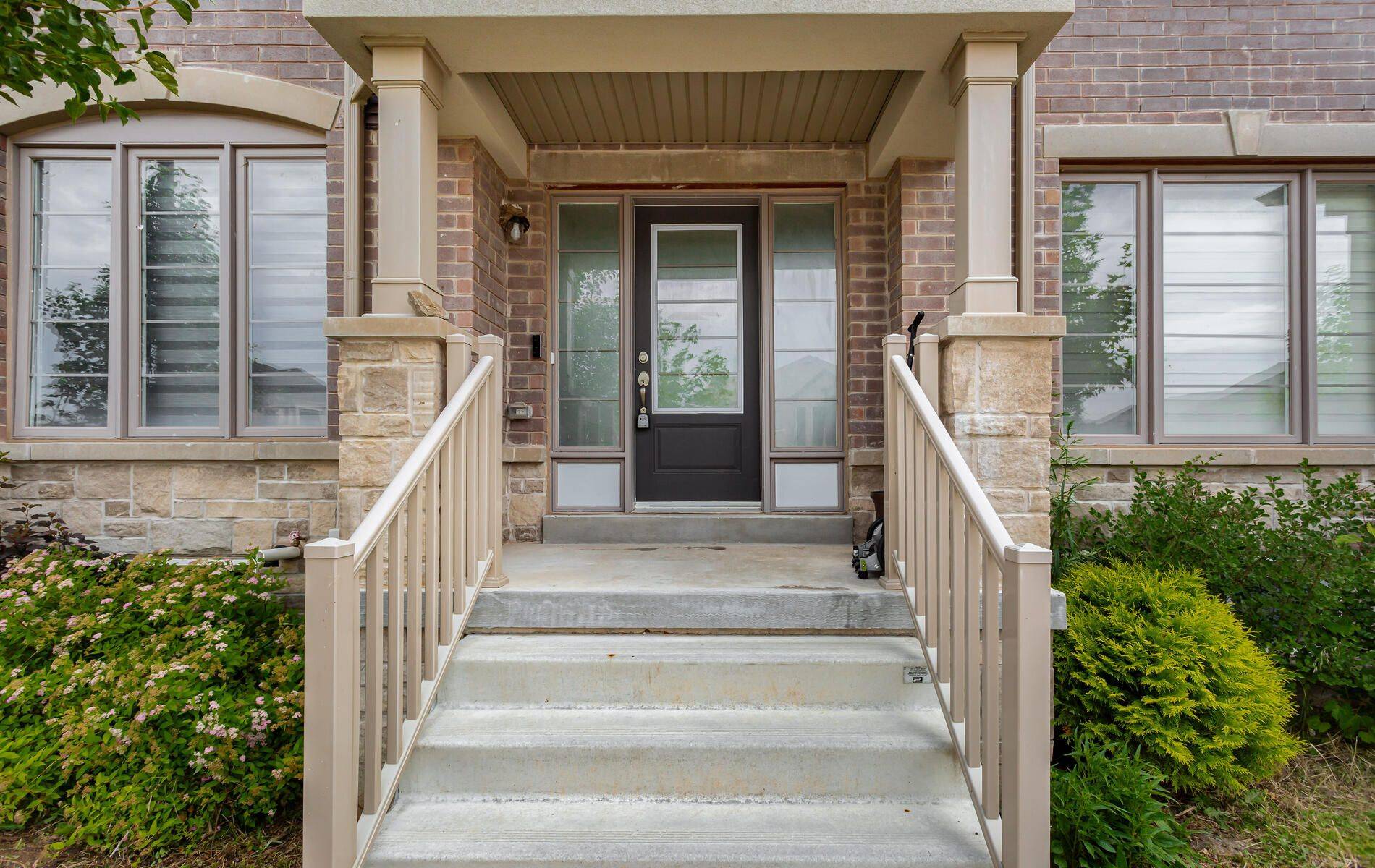 Brampton, ON L6Y 6K5,6 Summerbeam WAY