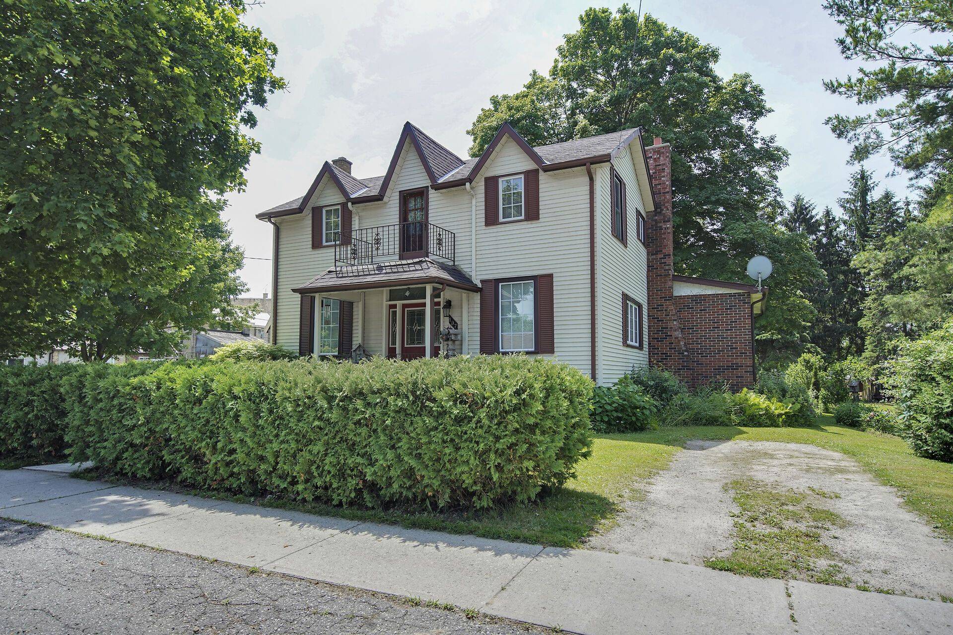 197 Broad ST, North Middlesex, ON N0M 2K0