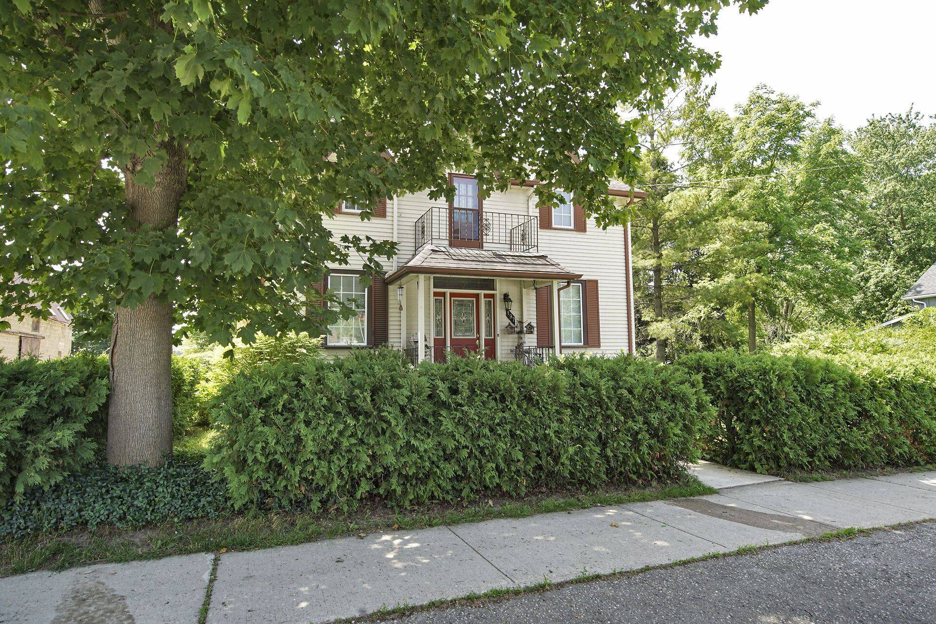 North Middlesex, ON N0M 2K0,197 Broad ST
