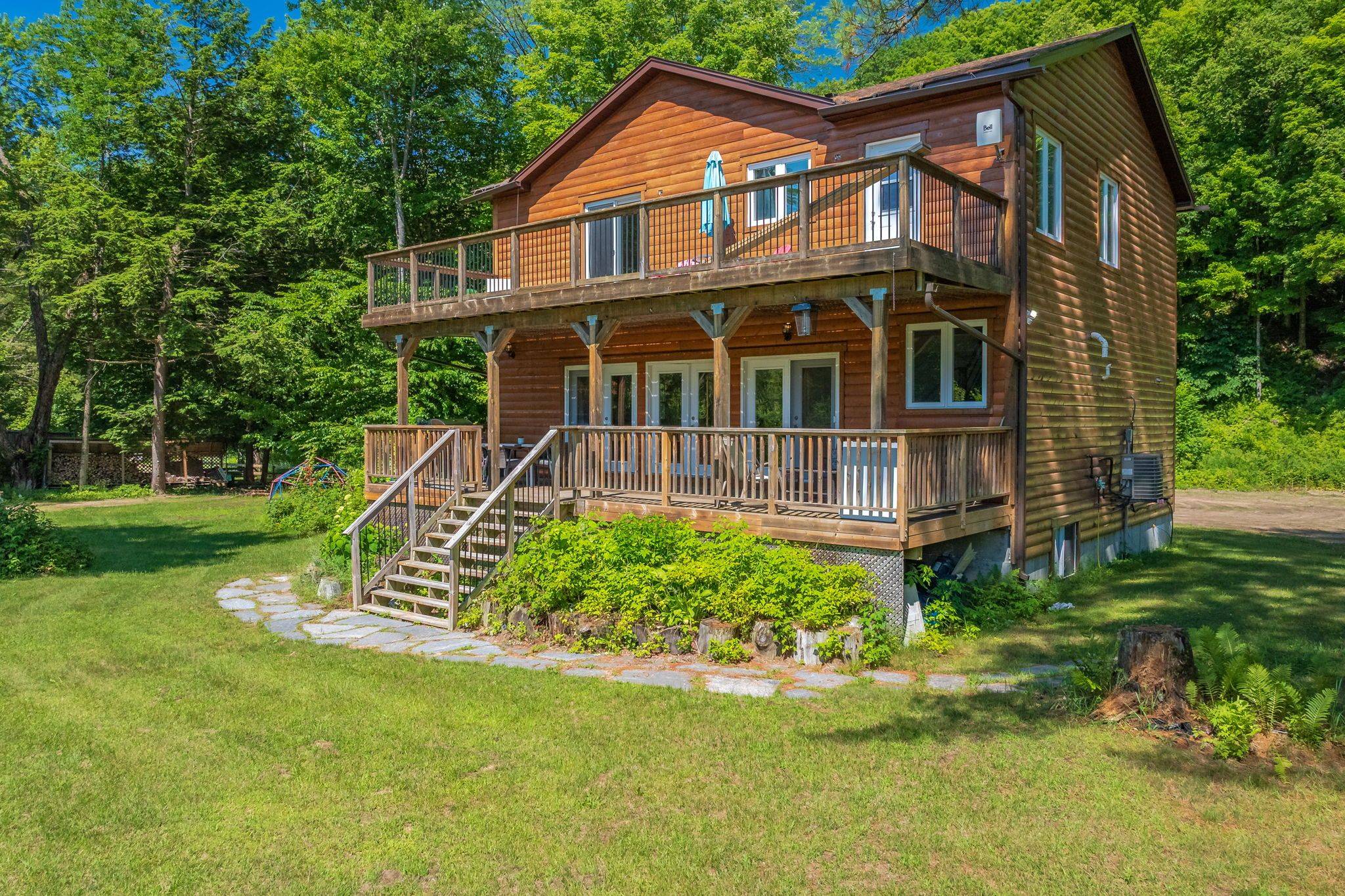 Huntsville, ON P1H 2N5,66 Bridgeview LN