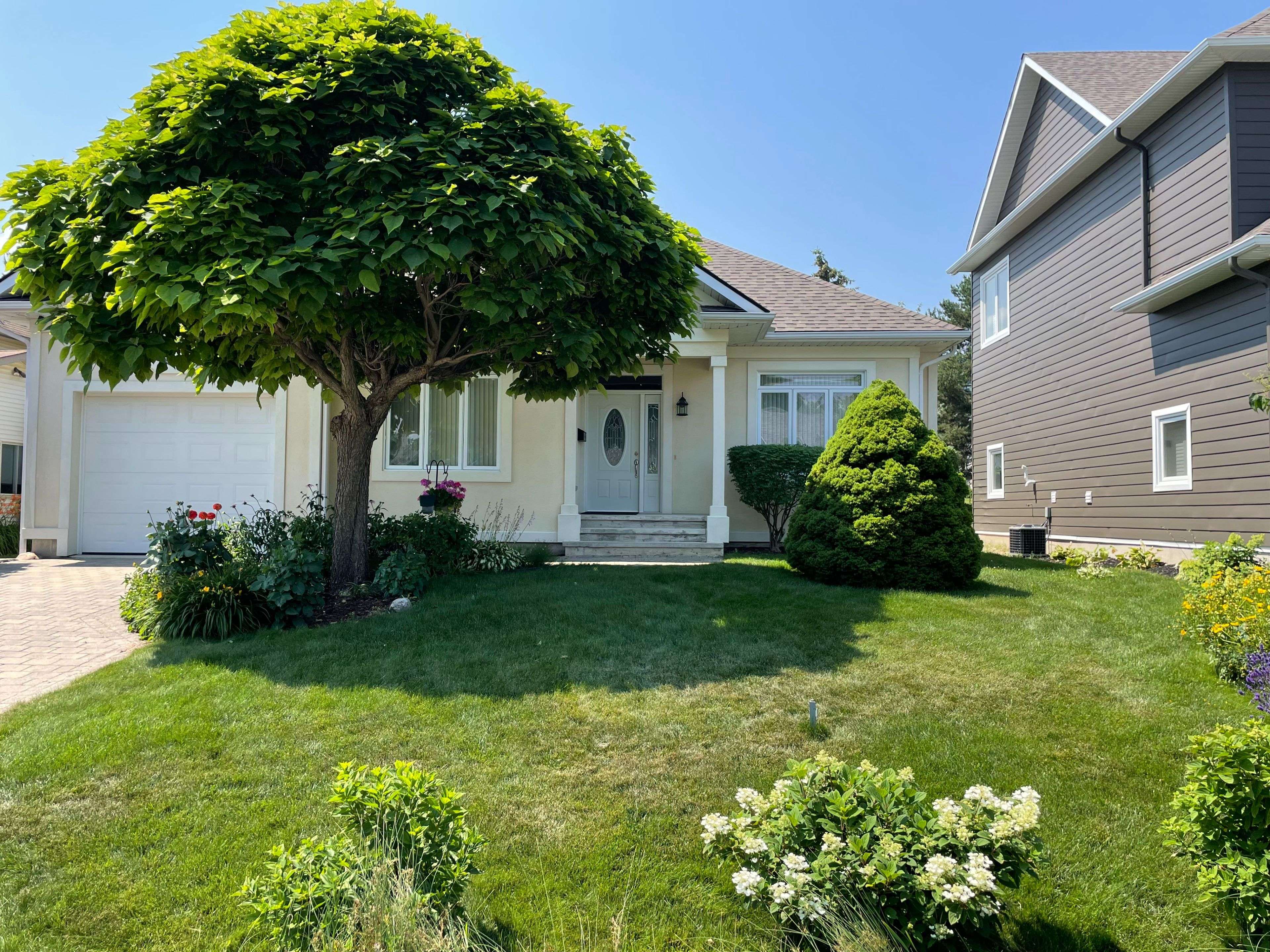 150 Brooker BLVD, Blue Mountains, ON L9Y 0M2