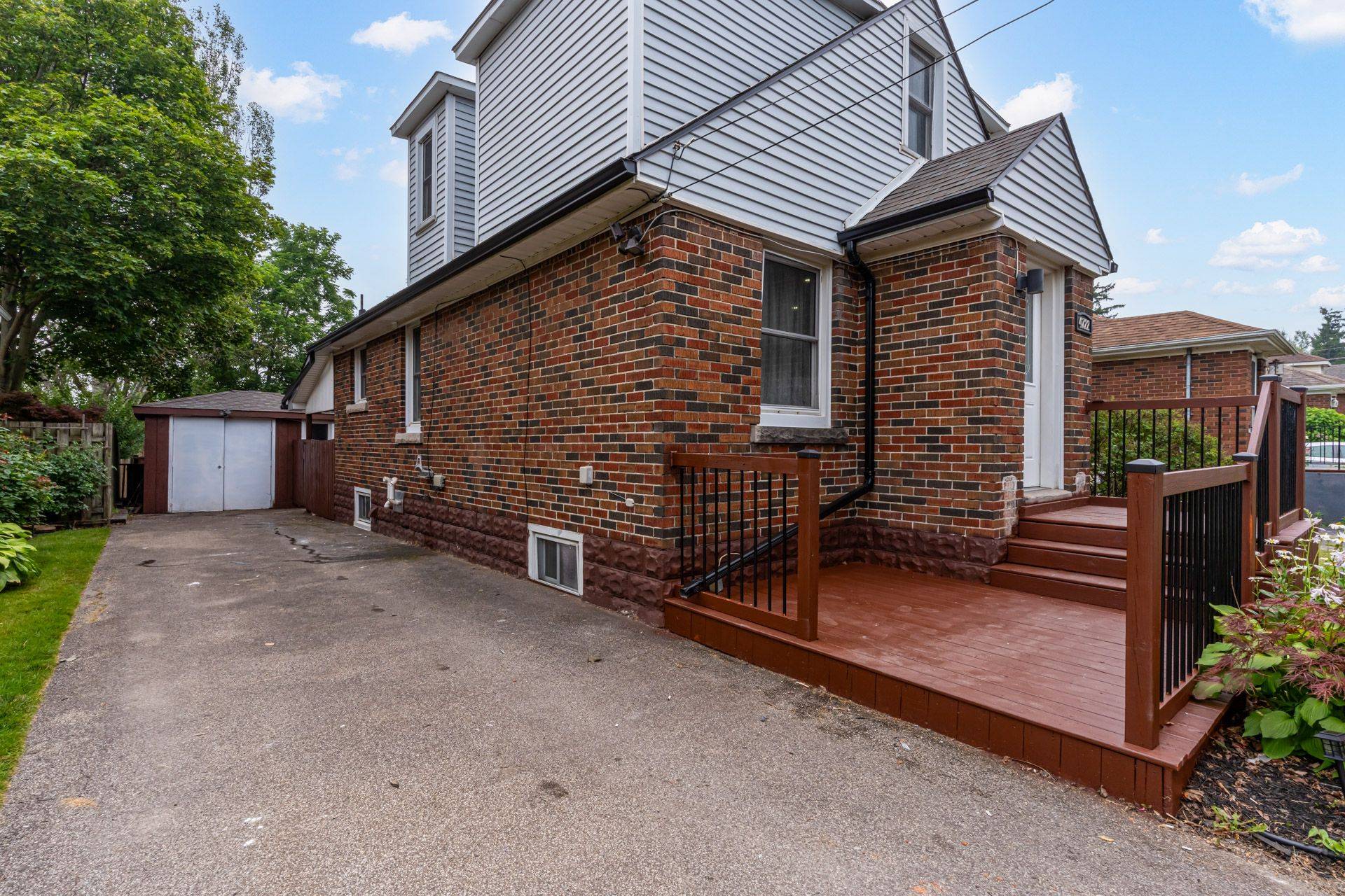 Niagara Falls, ON L2E 4Y3,4722 Homewood AVE