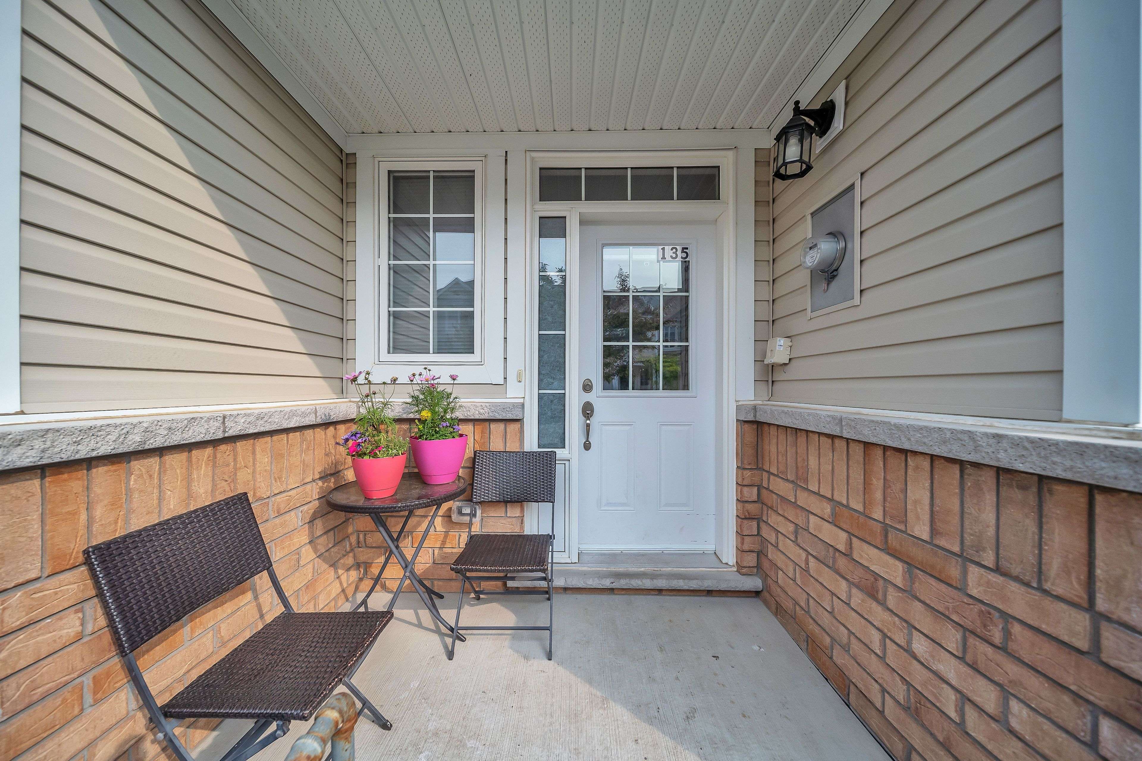 Brantford, ON N3T 0G7,21 Diana AVE #135
