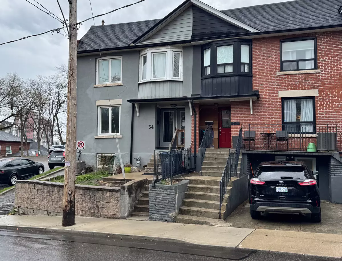 Toronto W03, ON M6H 3N1,34 Mc Farland AVE
