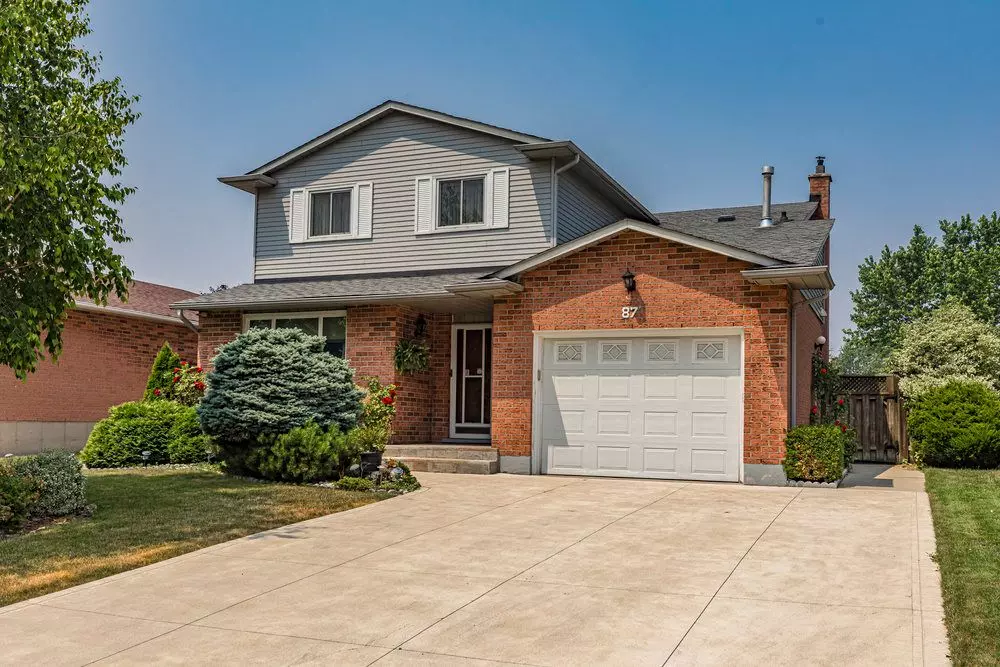 Hamilton, ON L8E 4R3,87 Strawberry DR