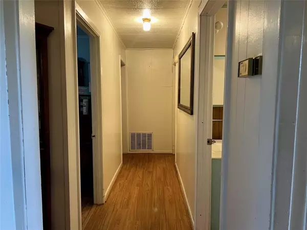 Petrolia, TX 76377,908 E Benton