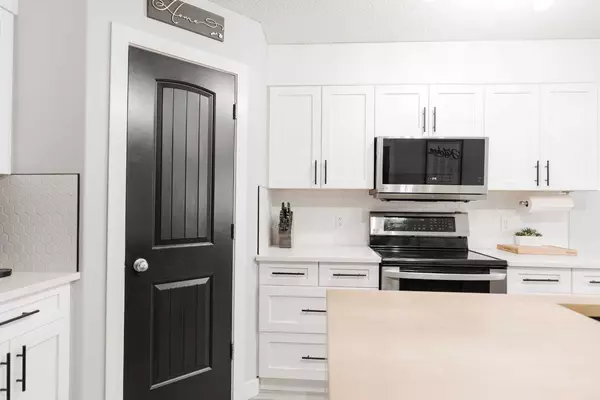 Fort Mcmurray, AB T9K 0T1,176 Sandstone LN
