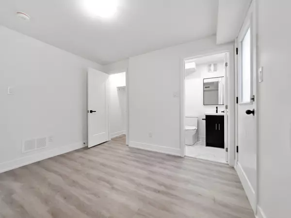 Toronto C02, ON M6H 2V3,531 Delaware AVE N #Bsmt
