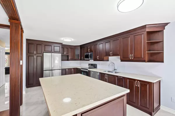 Oshawa, ON L1K 2E4,1005 Sandcliff DR