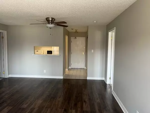 Ajax, ON L1S 7H8,193 Lake Driveway WAY W #310