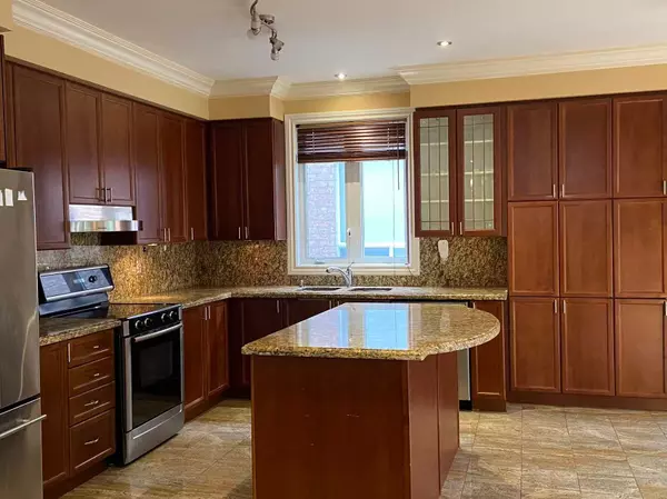 Richmond Hill, ON L4E 4N6,28 Delphinium AVE #MAIN