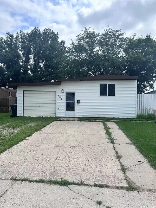 185 Laing CRESCENT, Weyburn, SK S4H 2R8