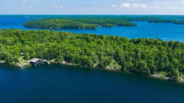 Muskoka Lakes, ON P0B 1J0,22 J18 Badgerow IS