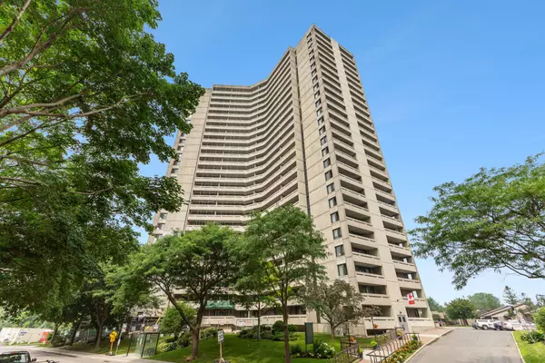 1171 Ambleside DR #1003, Woodroffe, ON K2B 8E1