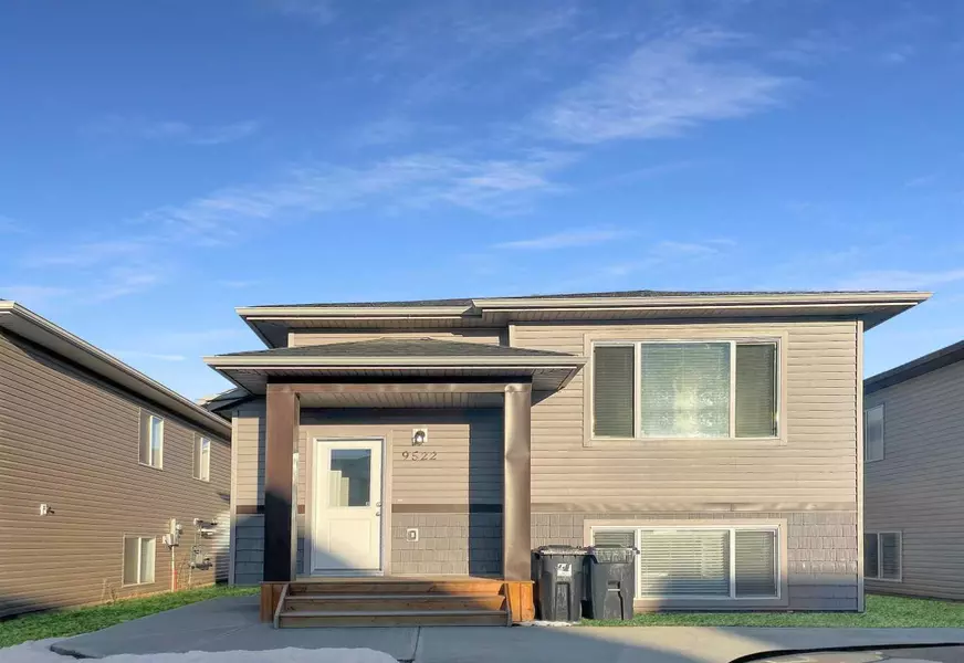9522 112 AVE #B, Clairmont, AB T8X5C8