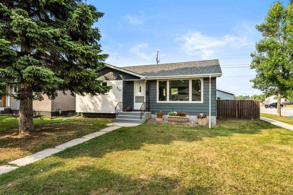 999 Simpson AVE, Winnipeg, MB R2K 1S5