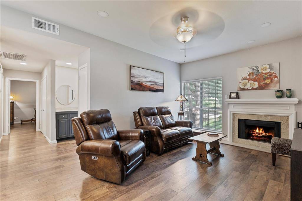 8601 Park Lane #323, Dallas, TX 75231