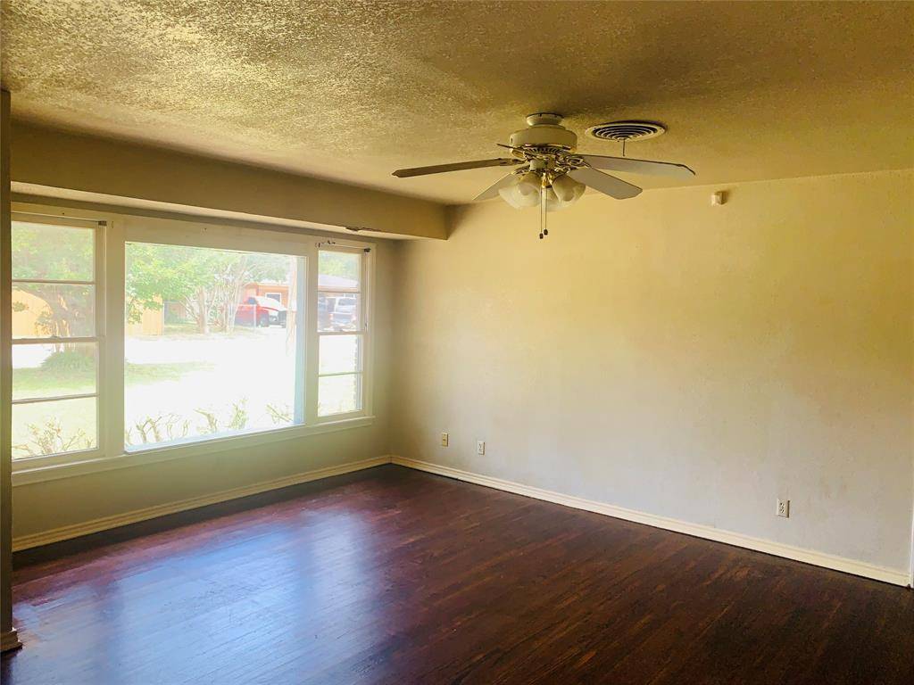 Dallas, TX 75227,7308 Ravehill Lane