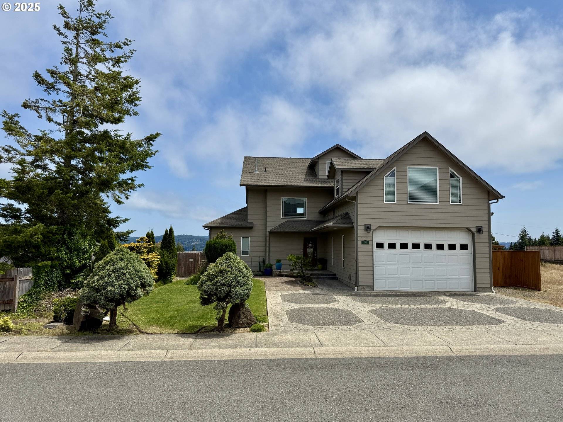 North Bend, OR 97459,2125 PINE ST