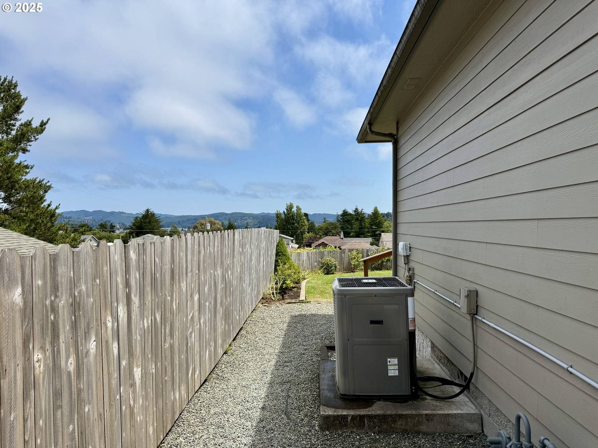 North Bend, OR 97459,2125 PINE ST