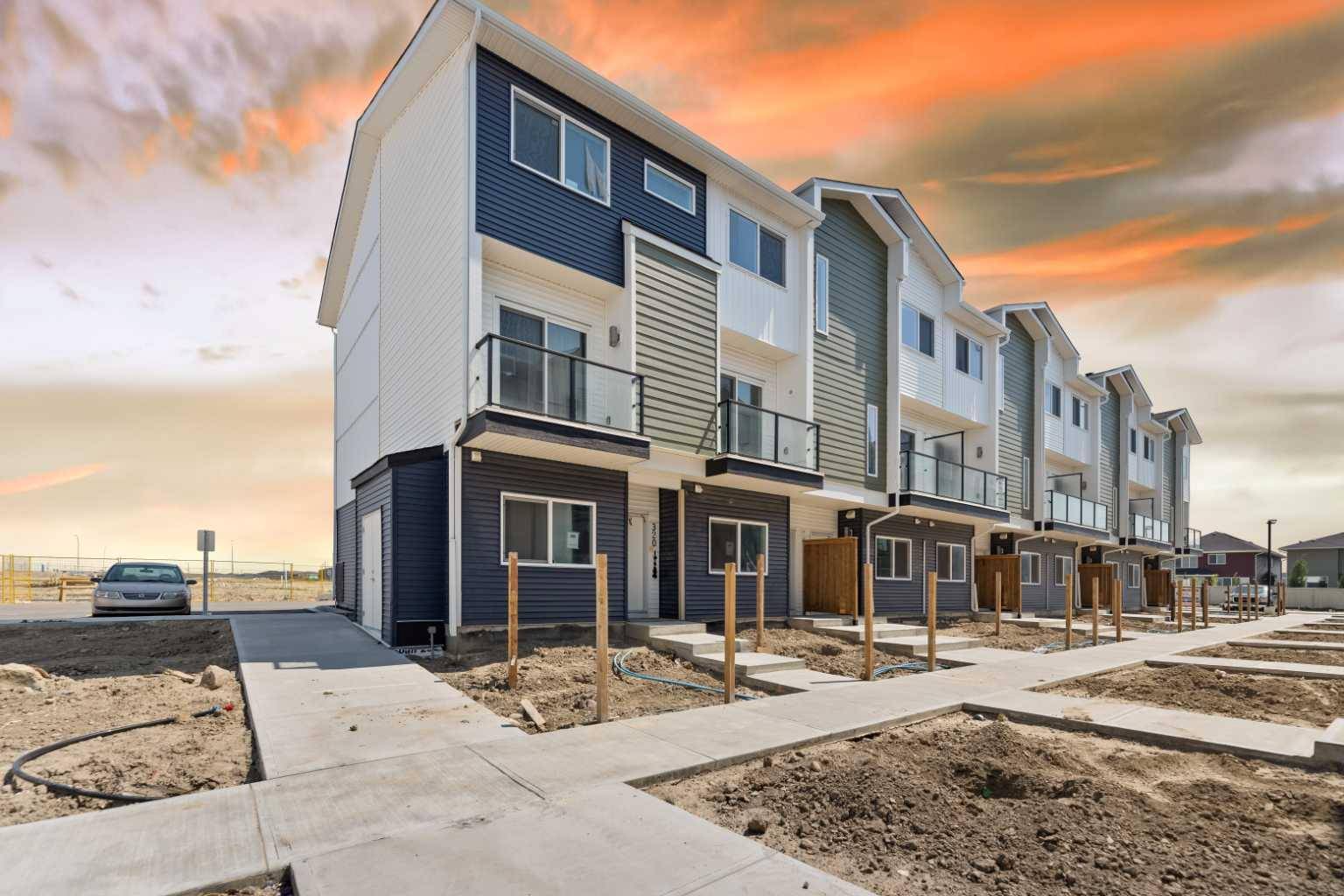 52 Red Sky Villas Northeast #316, Calgary, AB T3N 1N3