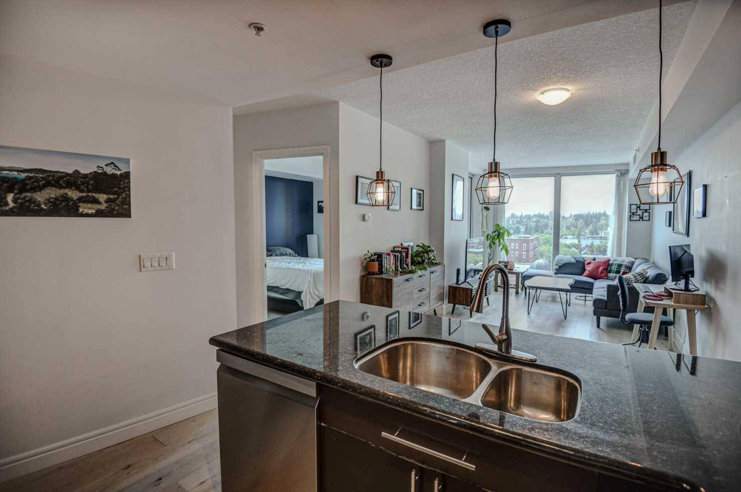 817 15 AVE SW #903, Calgary, AB T2R 0H8