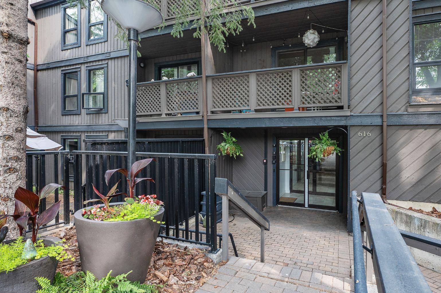 Calgary, AB T2S0K6,616 24 AVE Southwest #4