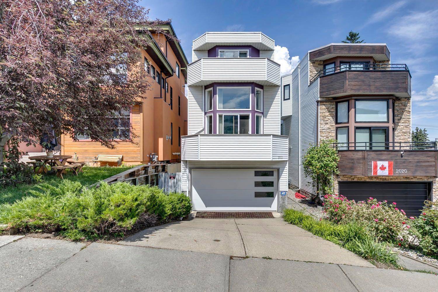 Calgary, AB T2T 1K3,2022 28 AVE SW