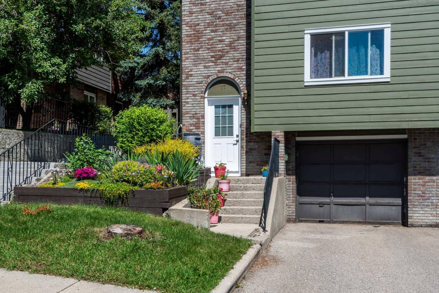 Calgary, AB T2H 1N6,210 86 AVE SE #17