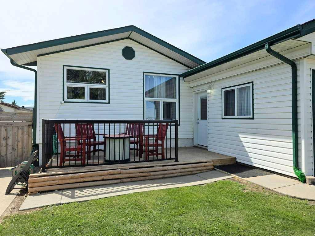 Slave Lake, AB T0G 2A2,713 6 AVE NE